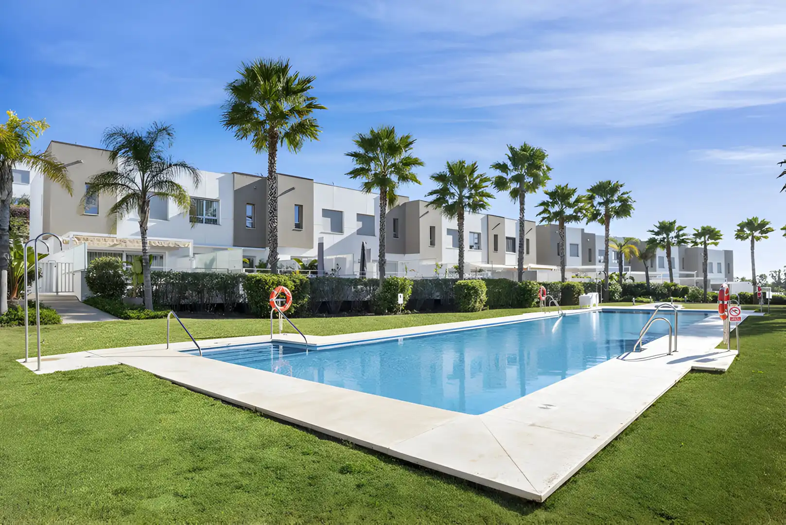 Casa a schiera con piscina in vendita a Estepona Pueblo
