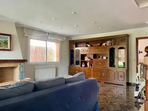 Casa aparellada amb terrassa en venda a Carrer Puigmal, imagen 53