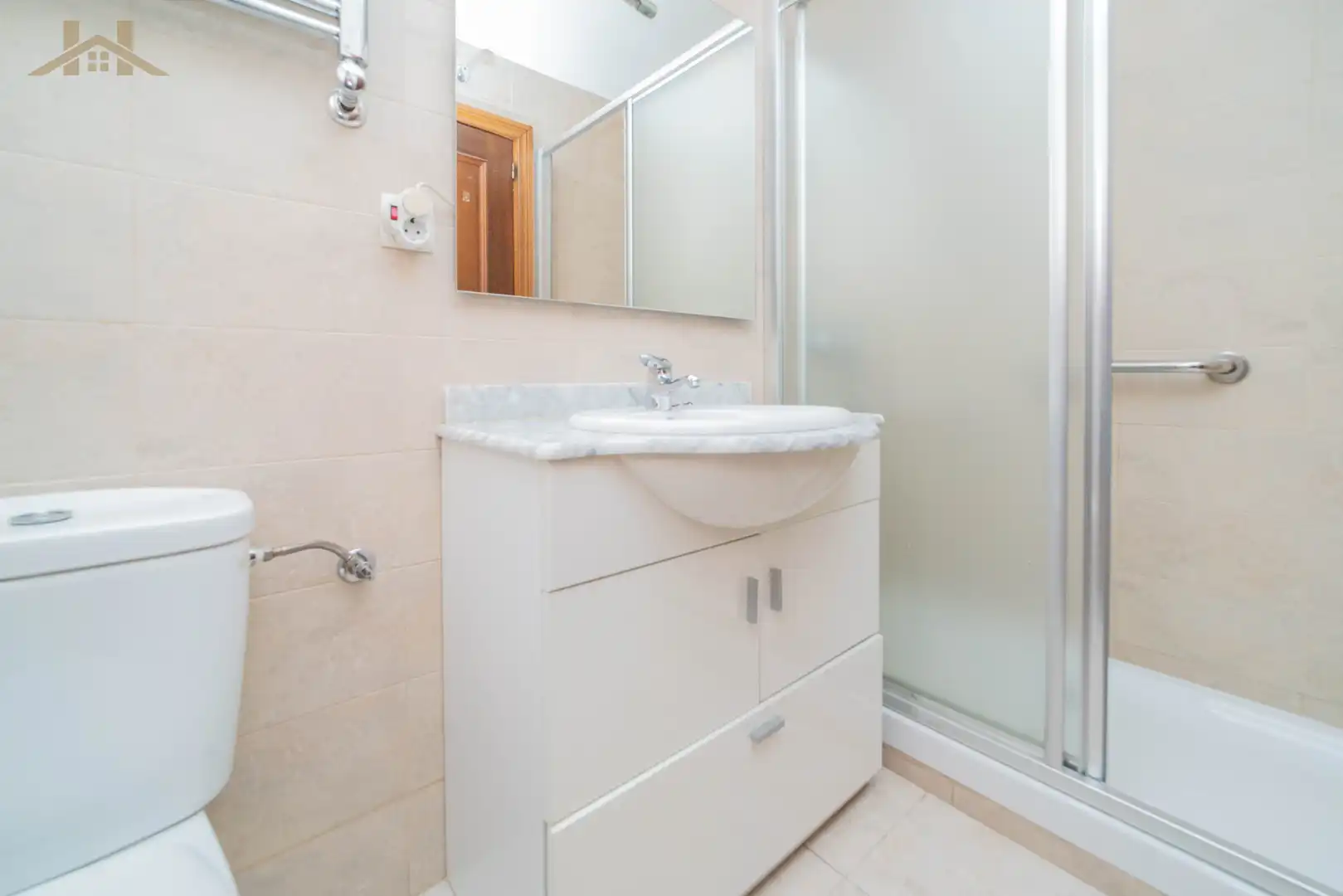 Bathroom of Attic for sale in Pozuelo de Alarcón  with Air Conditioner, Heating and Terrace