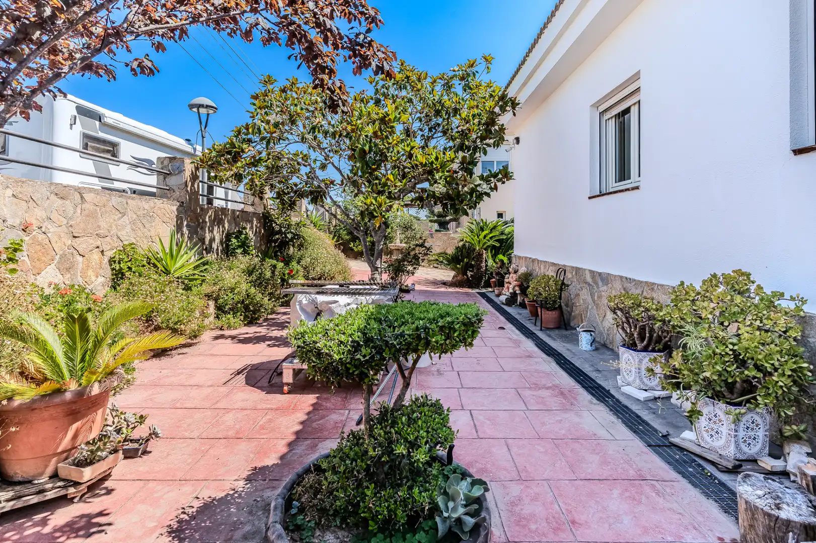 Vista exterior de Casa o xalet en venda en L'Ampolla amb Aire condicionat, Calefacció i Jardí privat
