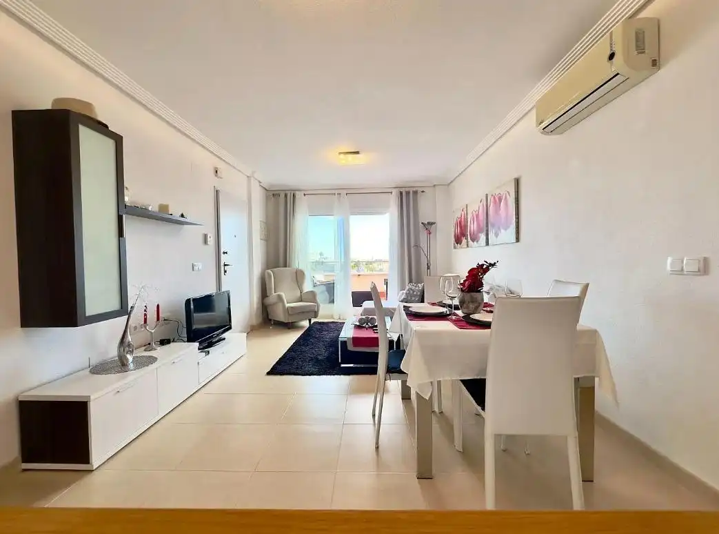 Bungalow with terrace for sale in Calle Abeto, imagen 9