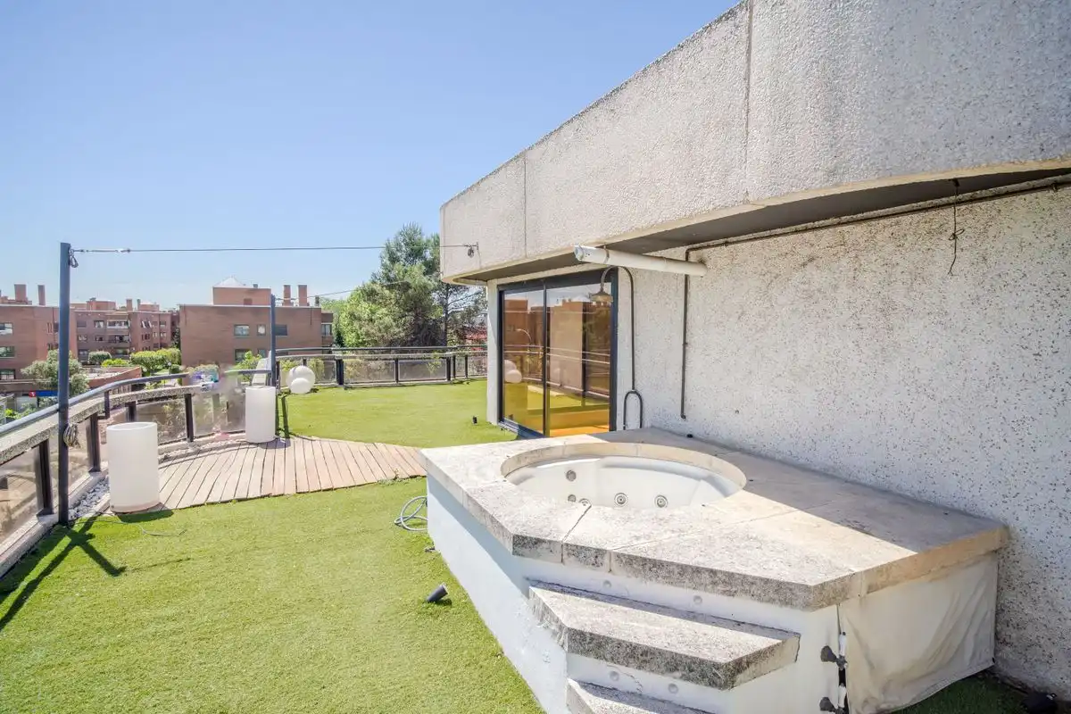 Terrace of Attic for sale in Madrid  with Air Conditioner, Heating and Private garden