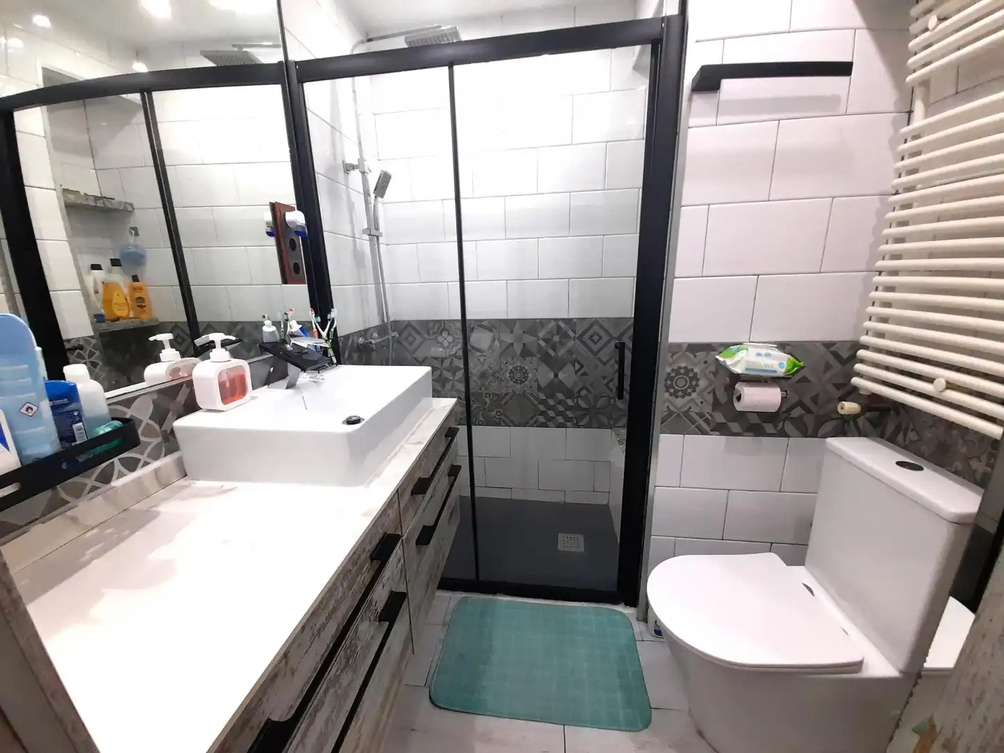 Baño de Ático en venta en El Prat de Llobregat con Calefacción y Horno