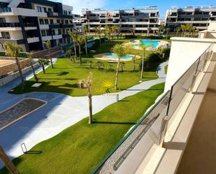 Jardí de Apartament de lloguer en Torrevieja amb Aire condicionat, Calefacció i Piscina