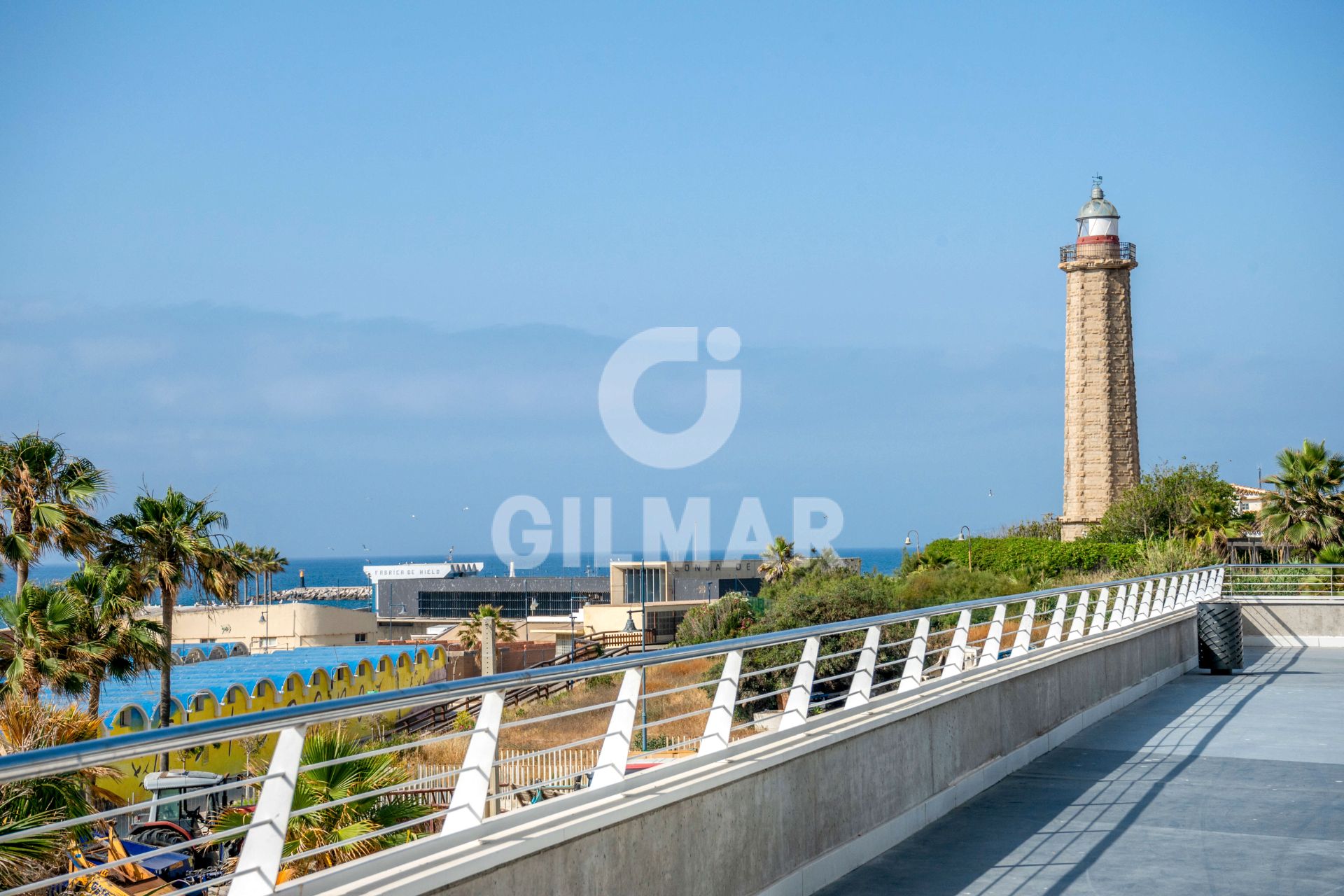 Vista exterior de Pis en venda en Estepona amb Aire condicionat, Terrassa i Traster