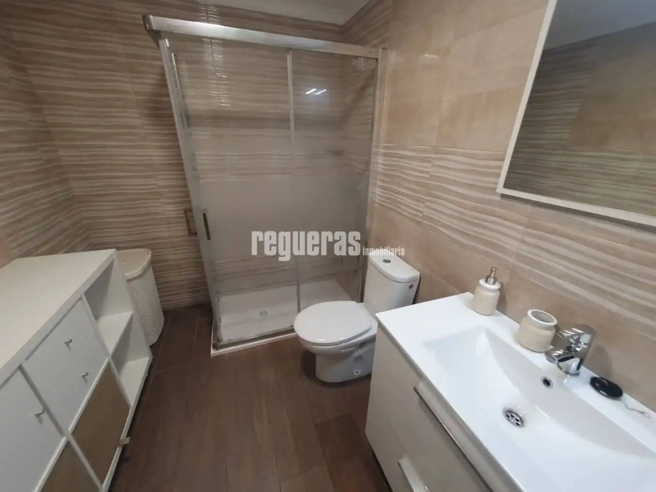 Baño de Piso de alquiler en Castrillón con Calefacción, Terraza y Amueblado