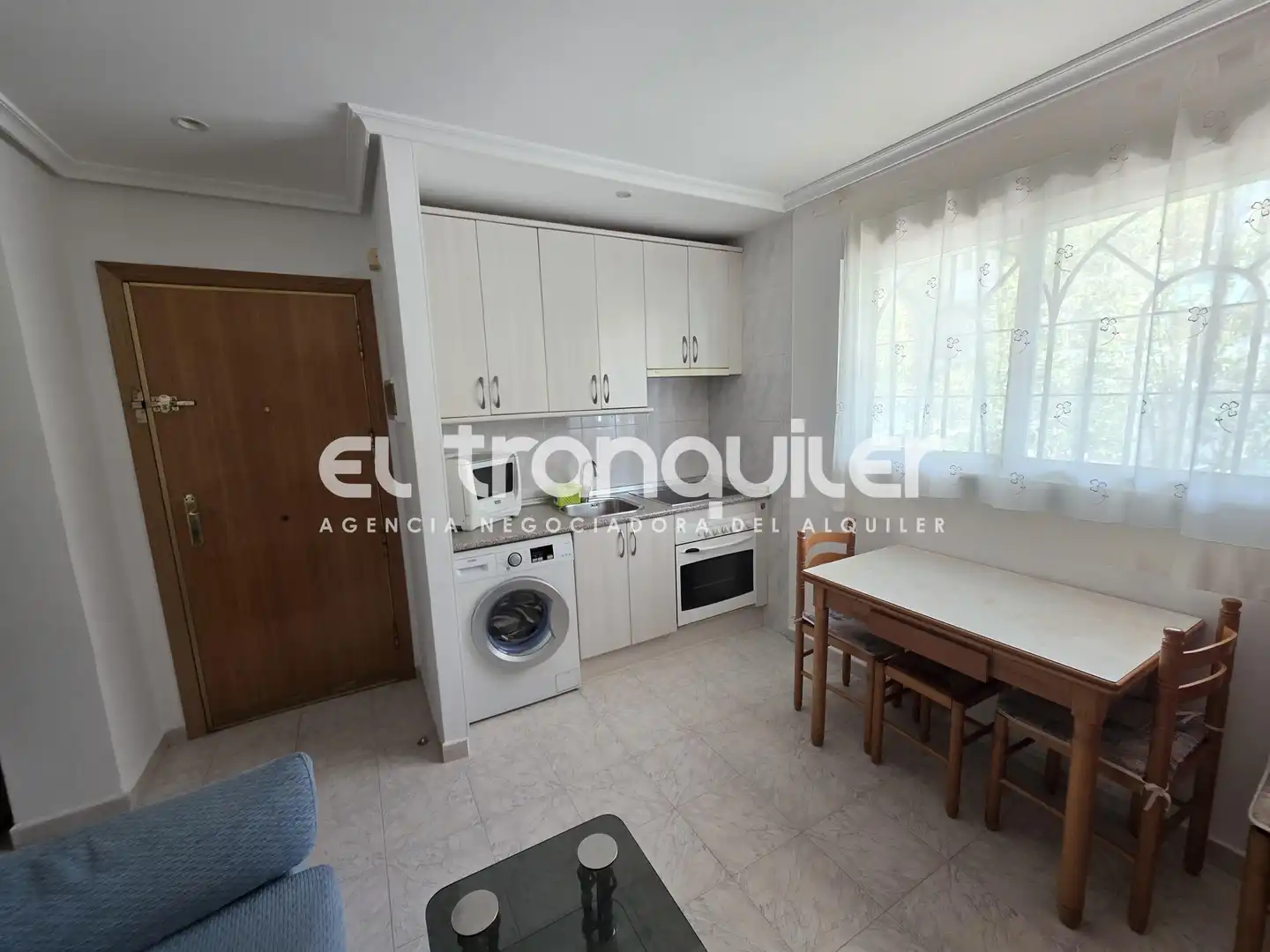 Flat for rent in Calle Escalona, Aluche