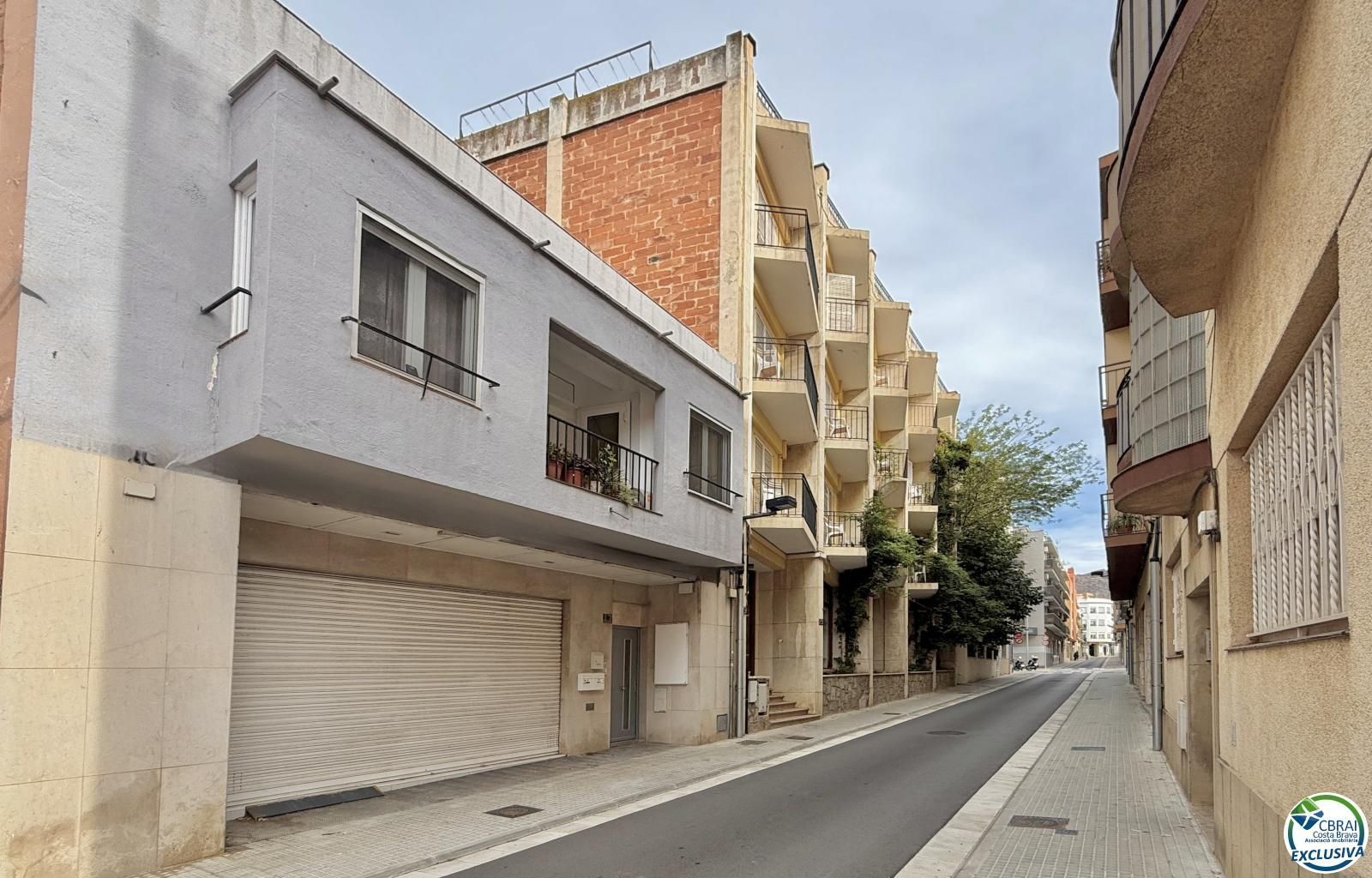 Exterior view of Flat for sale in Roses  with Air Conditioner, Heating and Terrace