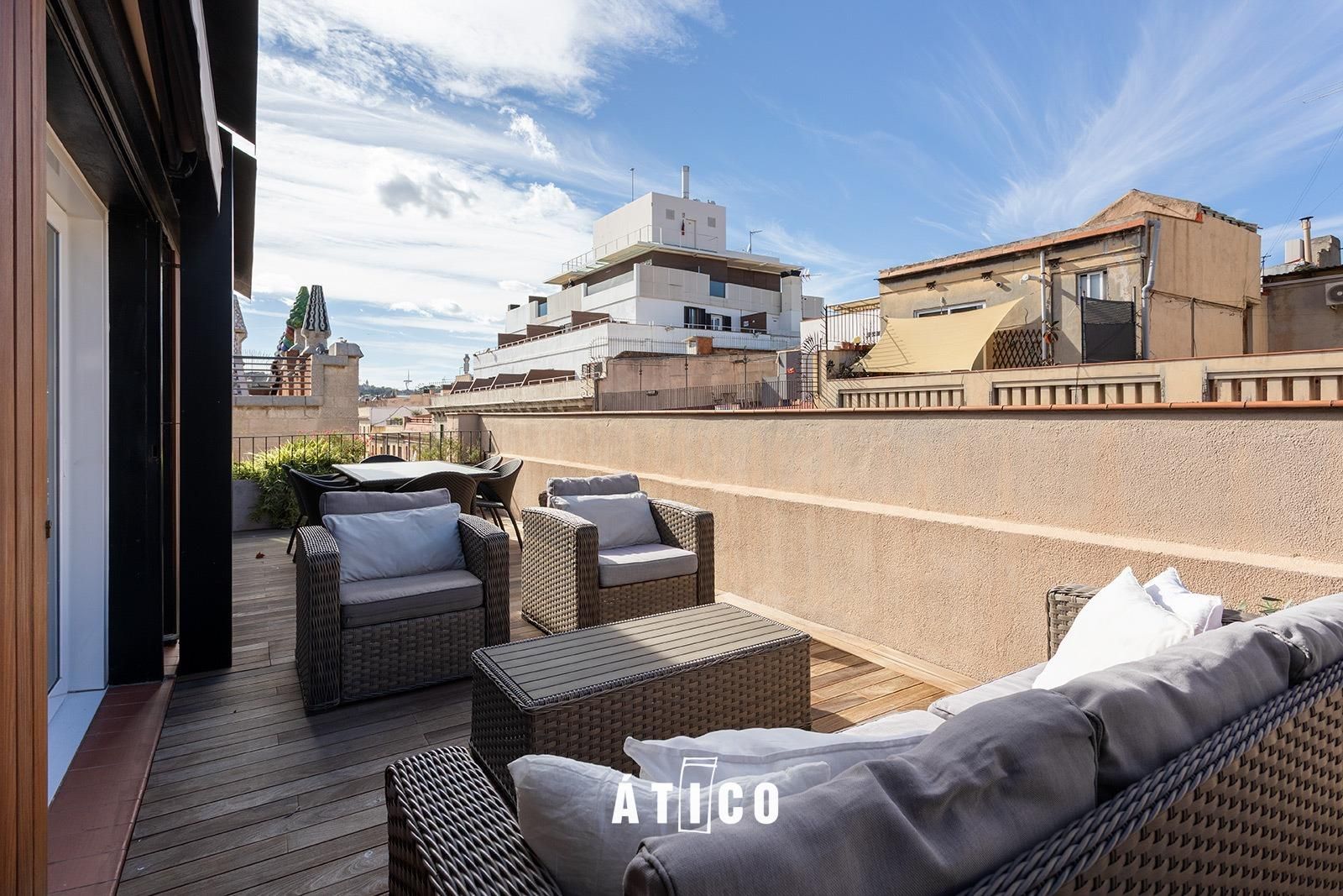 Terrassa de Àtic de lloguer en  Barcelona Capital amb Calefacció, Terrassa i Alarma