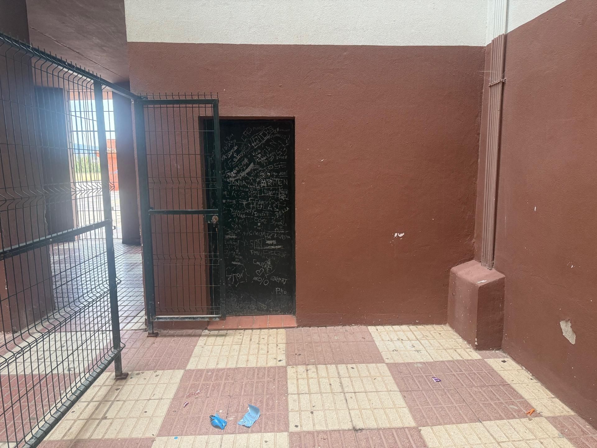 Vista exterior de Traster en venda en La Línea de la Concepción