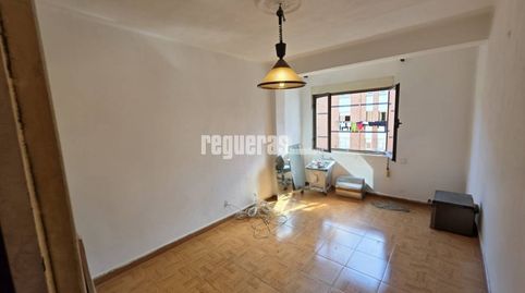 Foto 2 de Piso en venta en Calle Principado de Asturias, Versalles, Avilés