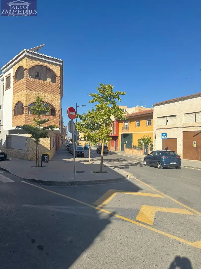 Vista exterior de Local de alquiler en Churriana de la Vega