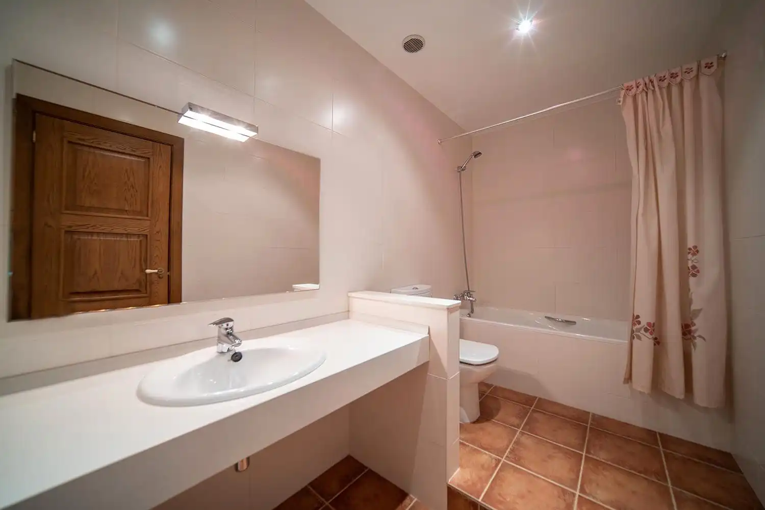 Baño de Casa o chalet en venta en Vielha e Mijaran con Jardín privado, Parquet y Terraza