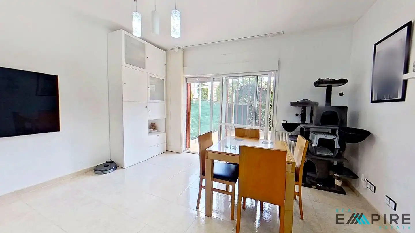 Esszimmer von Erdgeschoss zum Verkauf in Parla mit Heizung, Terrasse und Abstellraum