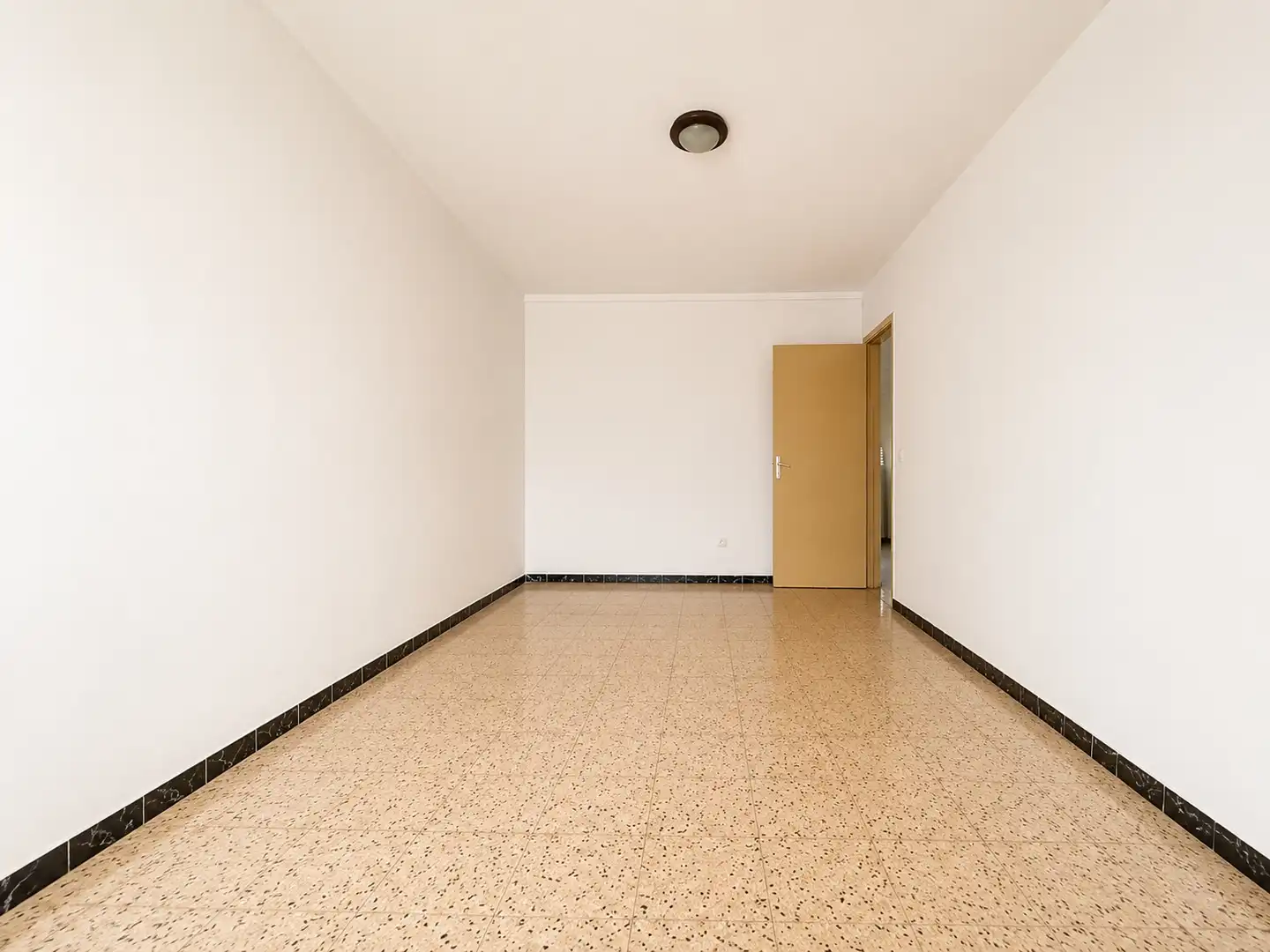 Wohnung zum Verkauf in Santa Coloma de Gramenet mit Klimaanlage, Heizung und Balkon