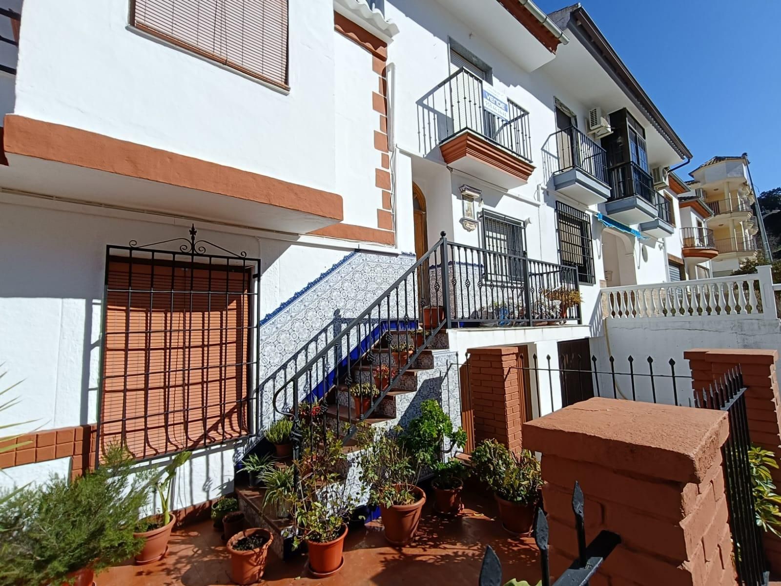 Vista exterior de Dúplex en venda en Loja amb Balcó