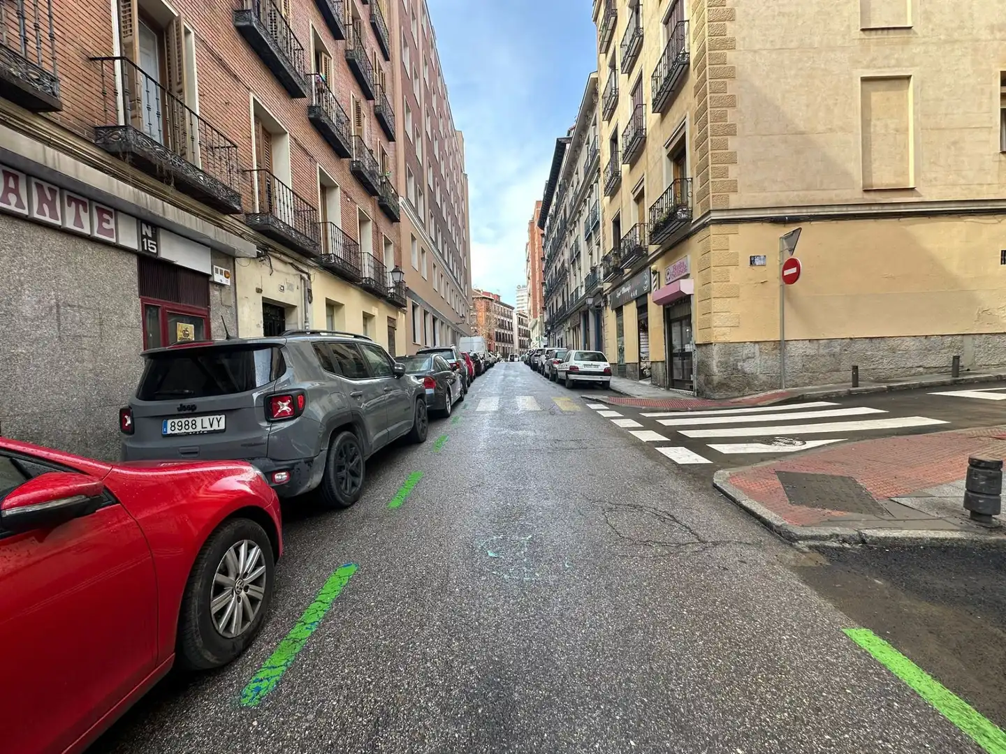 Außenansicht von Geschaftsraum zur Miete in Madrid mit Klimaanlage