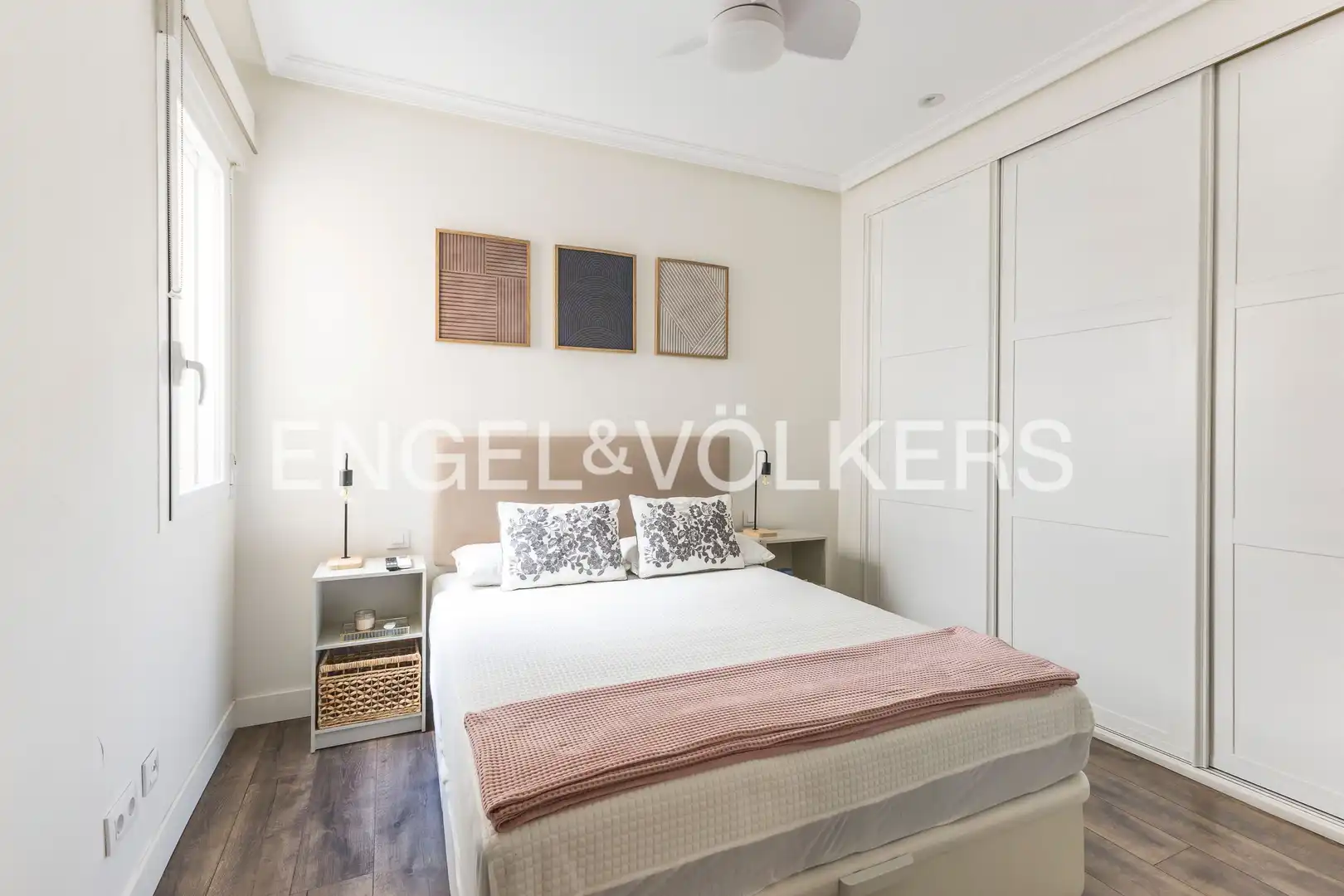 Bedroom of Flat for rent in Madrid  with Air Conditioner, Heating and Furnished