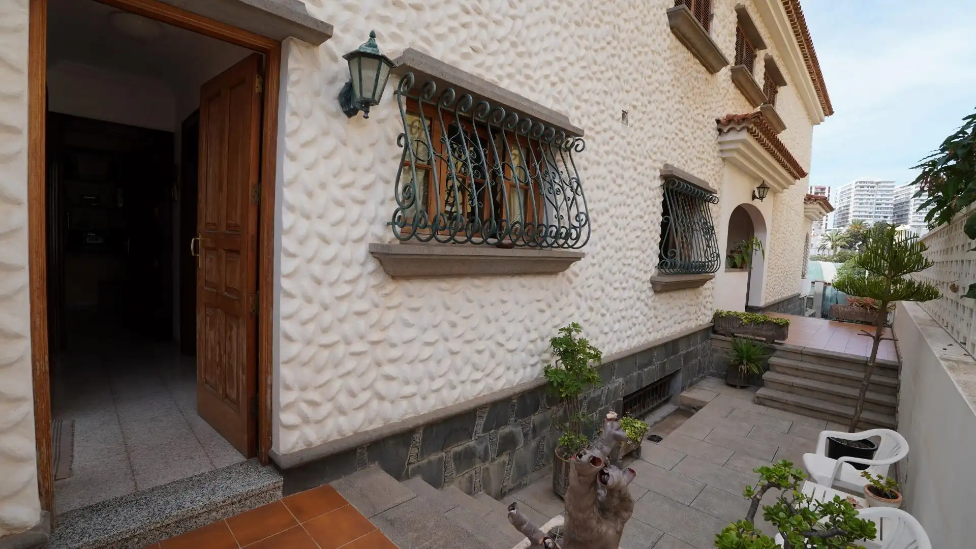 Exterior view of Houses for sale in Las Palmas de Gran Canaria  with Air Conditioner, Private garden and Terrace