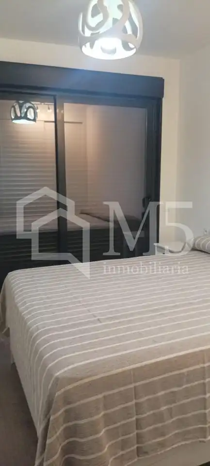 Habitación de Piso de alquiler en Vélez-Málaga con Aire acondicionado, Terraza y Amueblado