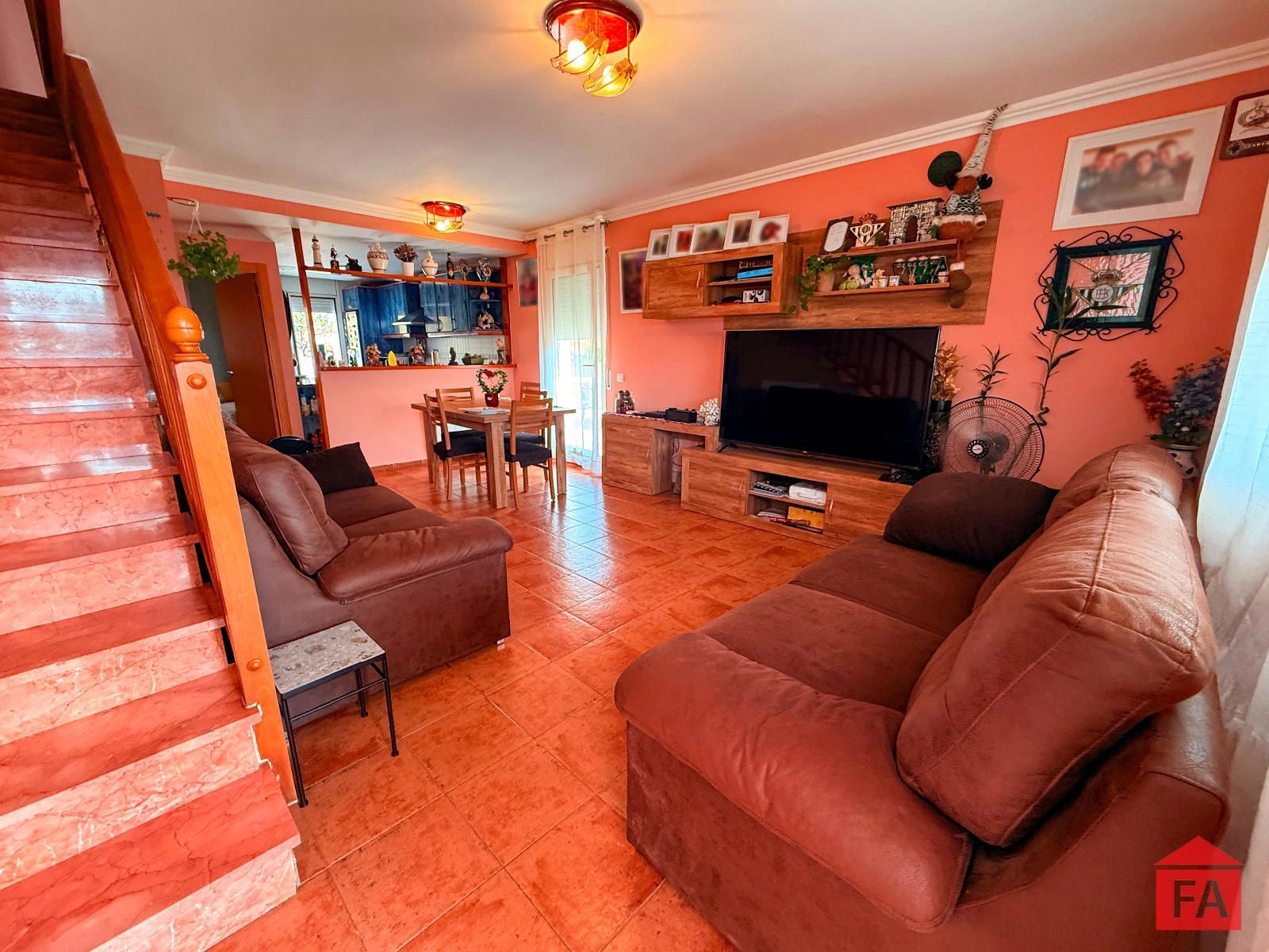Sala d'estar de Casa adosada en venda en El Vendrell amb Calefacció, Terrassa i Balcó