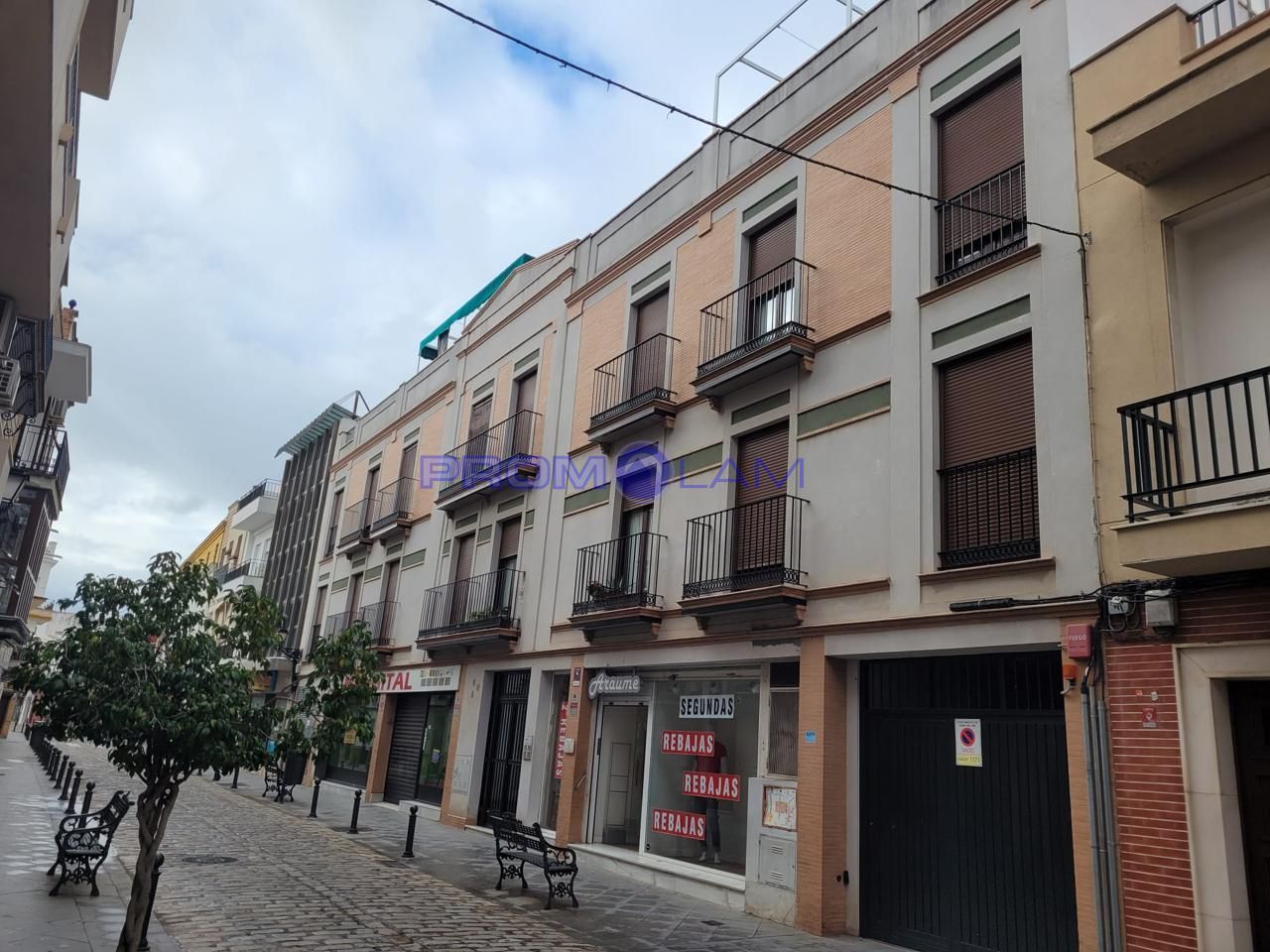 Vista exterior de Pis en venda en Coria del Río