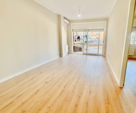 Piso en Venta en Carrer de los Castillejos en Sagrada Família