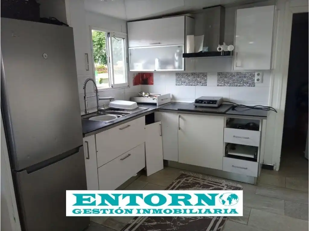 Cocina de Casa o chalet en venta en Santa Perpètua de Mogoda con Jardín privado, Terraza y Trastero