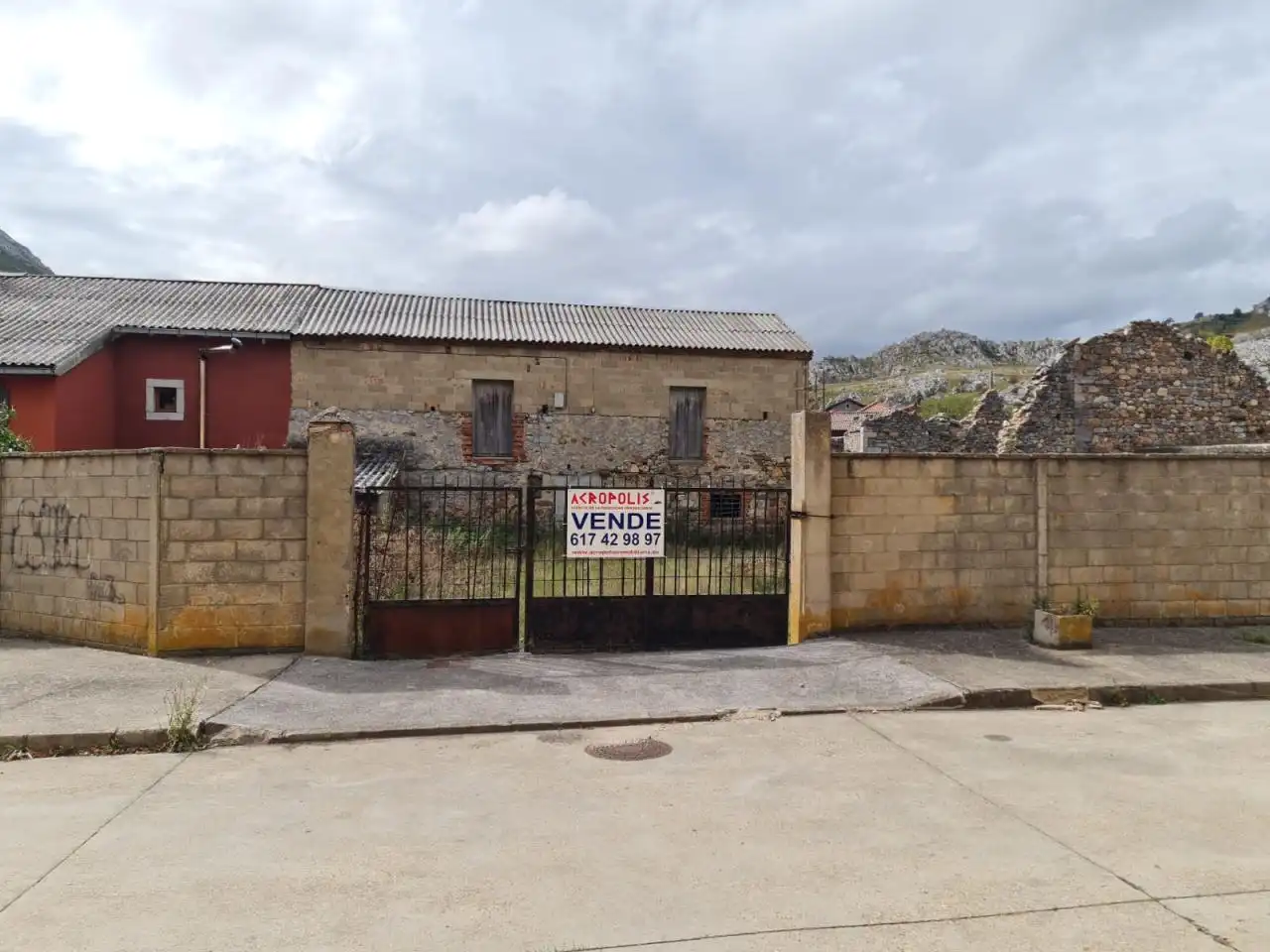 Residential for sale in Puebla de Lillo
