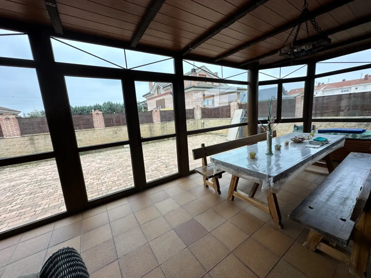 Terrassa de Casa o xalet en venda en Venta de Baños amb Calefacció, Jardí privat i Alarma