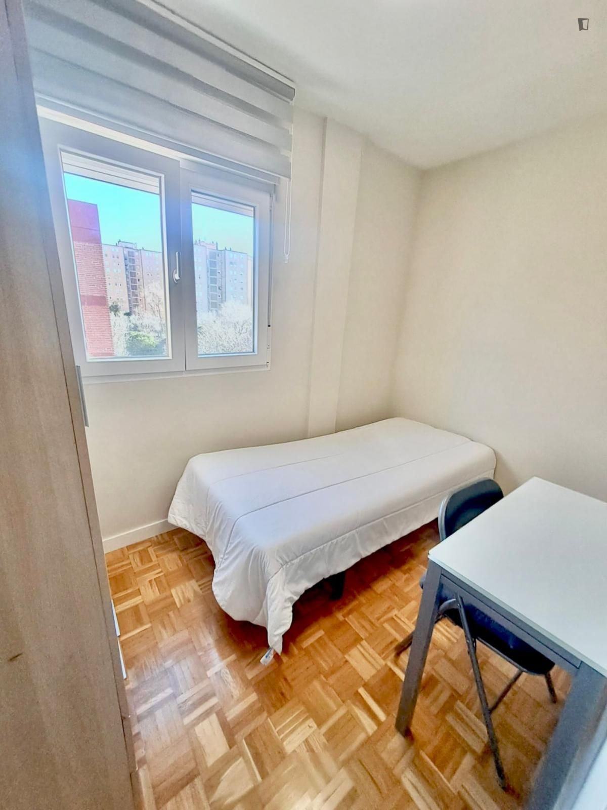Habitación de Apartamento para compartir en  Madrid Capital con Aire acondicionado, Amueblado y Horno
