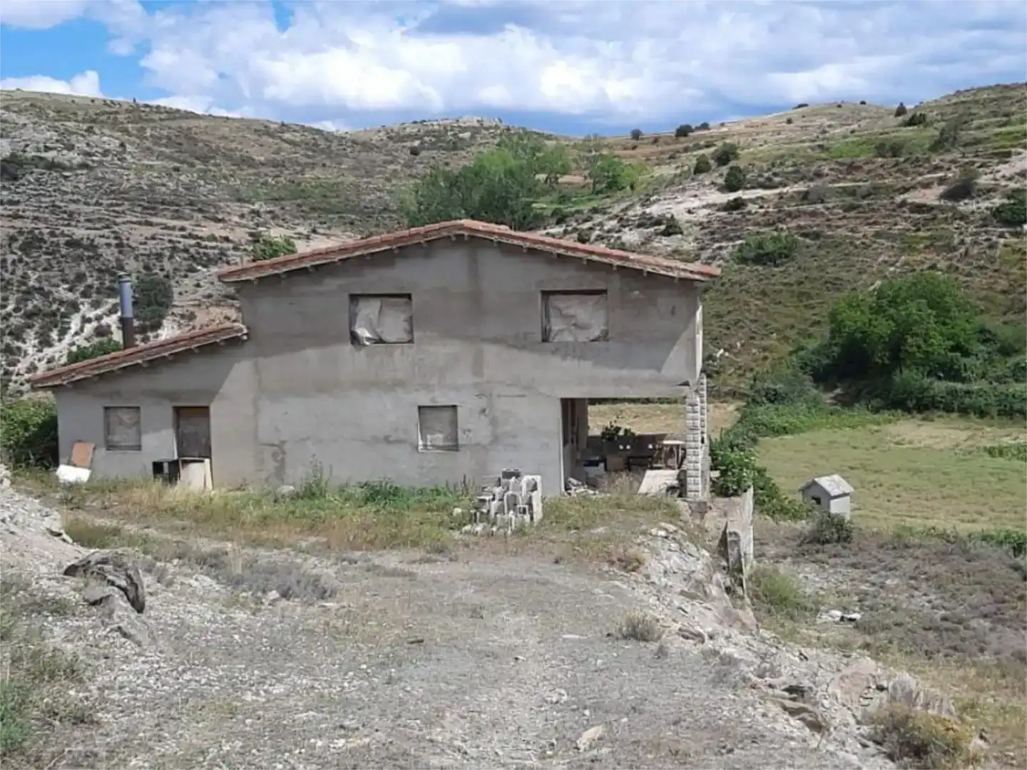 Finca rústica en venda en Dévanos amb Jardí privat
