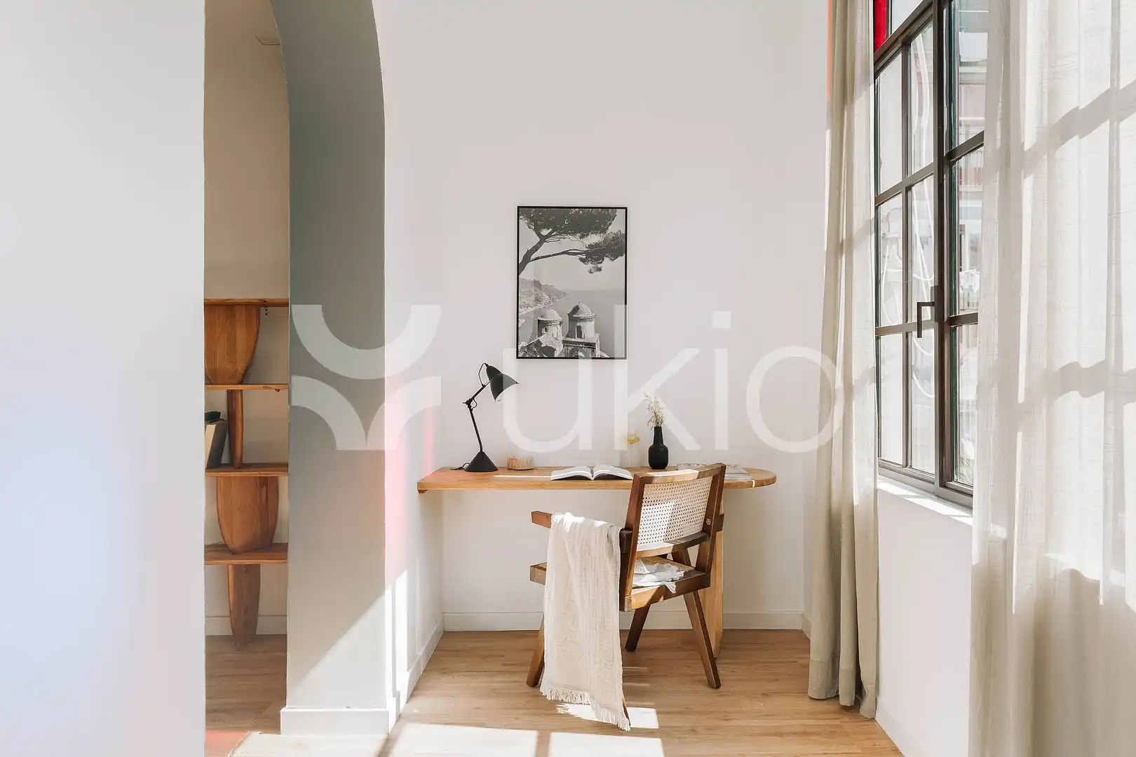 Dormitori de Apartament de lloguer en Barcelona amb Aire condicionat, Calefacció i Moblat