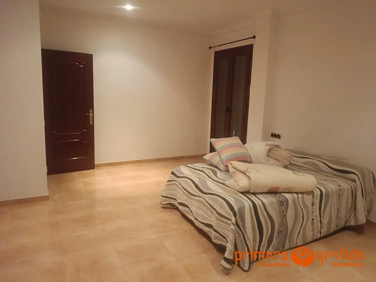 Habitación de Piso en venta en Carmona con Aire acondicionado