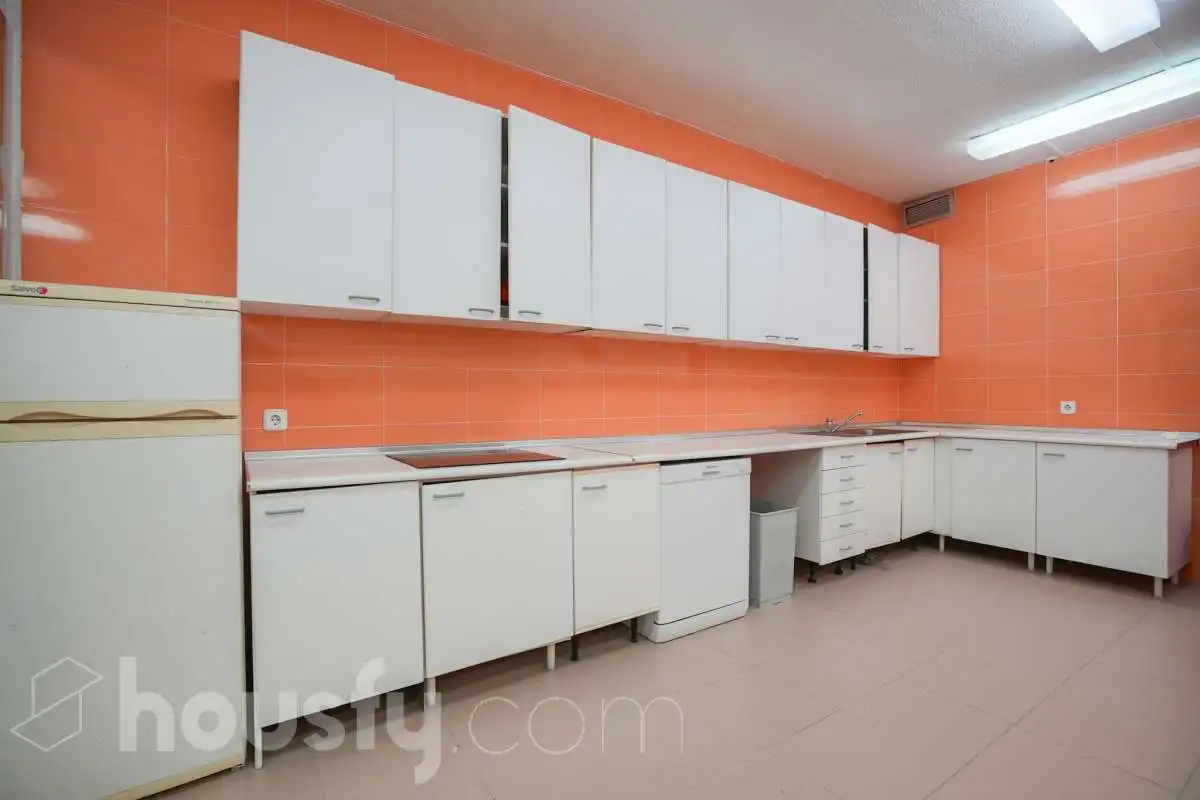Cocina de Local en venta en Madrid con Aire acondicionado