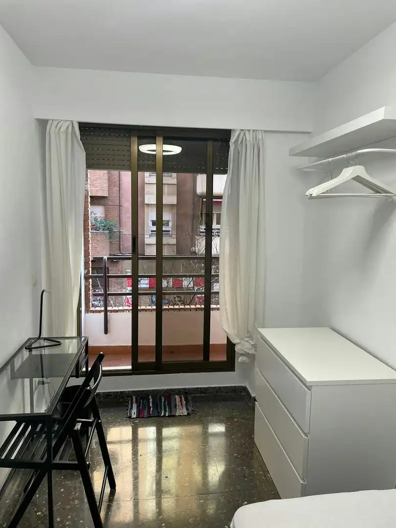 Balcony of Flat for share in Valencia  with Washing machine