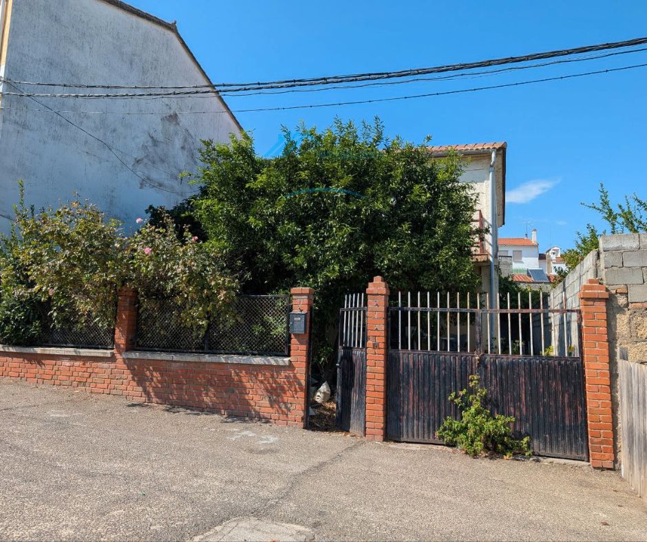 Vista exterior de Casa o xalet en venda en Bohonal de Ibor amb Calefacció, Jardí privat i Terrassa