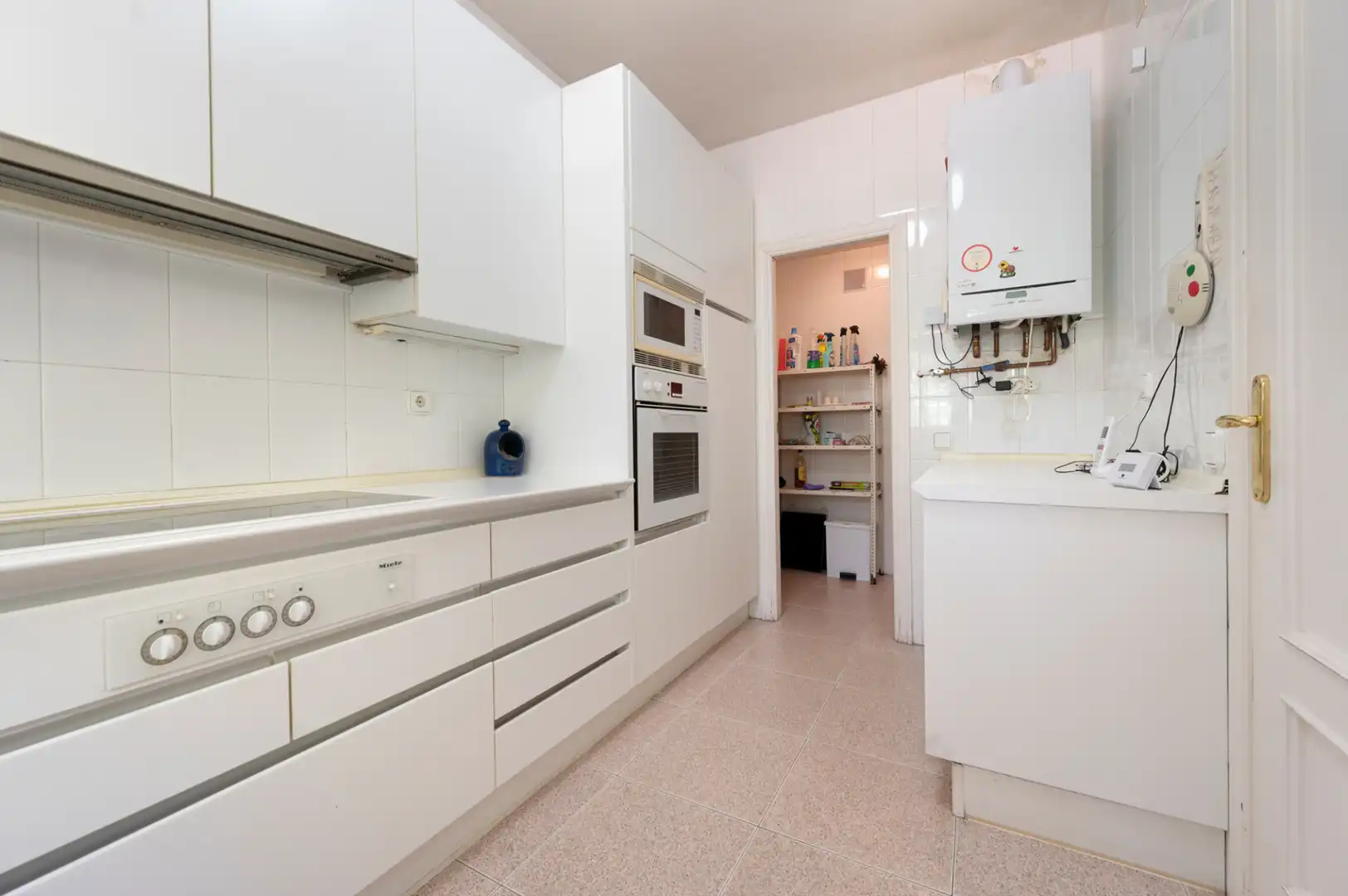 Cocina de Casa o chalet en venta en Colmenar Viejo con Aire acondicionado, Calefacción y Jardín privado