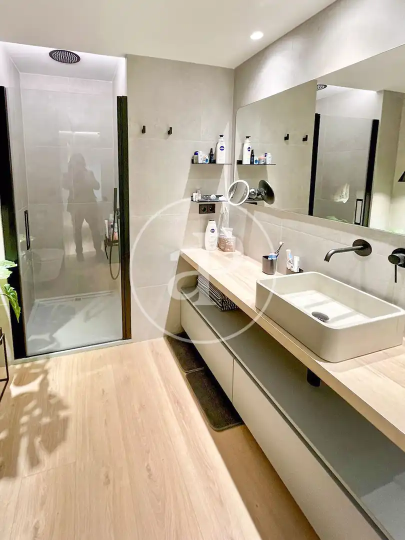 Badezimmer von Wohnung zum Verkauf in Valencia mit Klimaanlage und Heizung