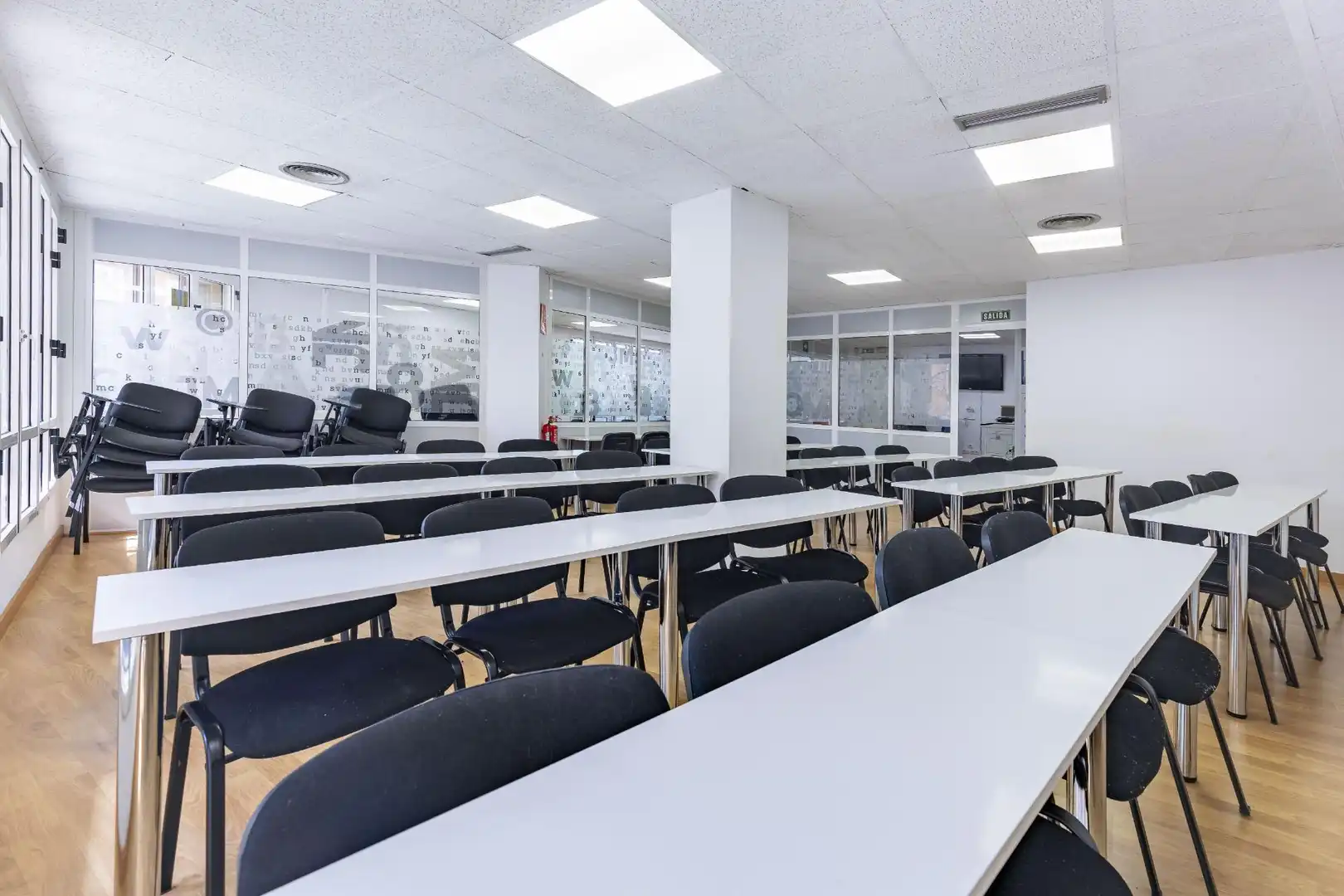Office for rent in Valencia  with Air Conditioner and Heating
