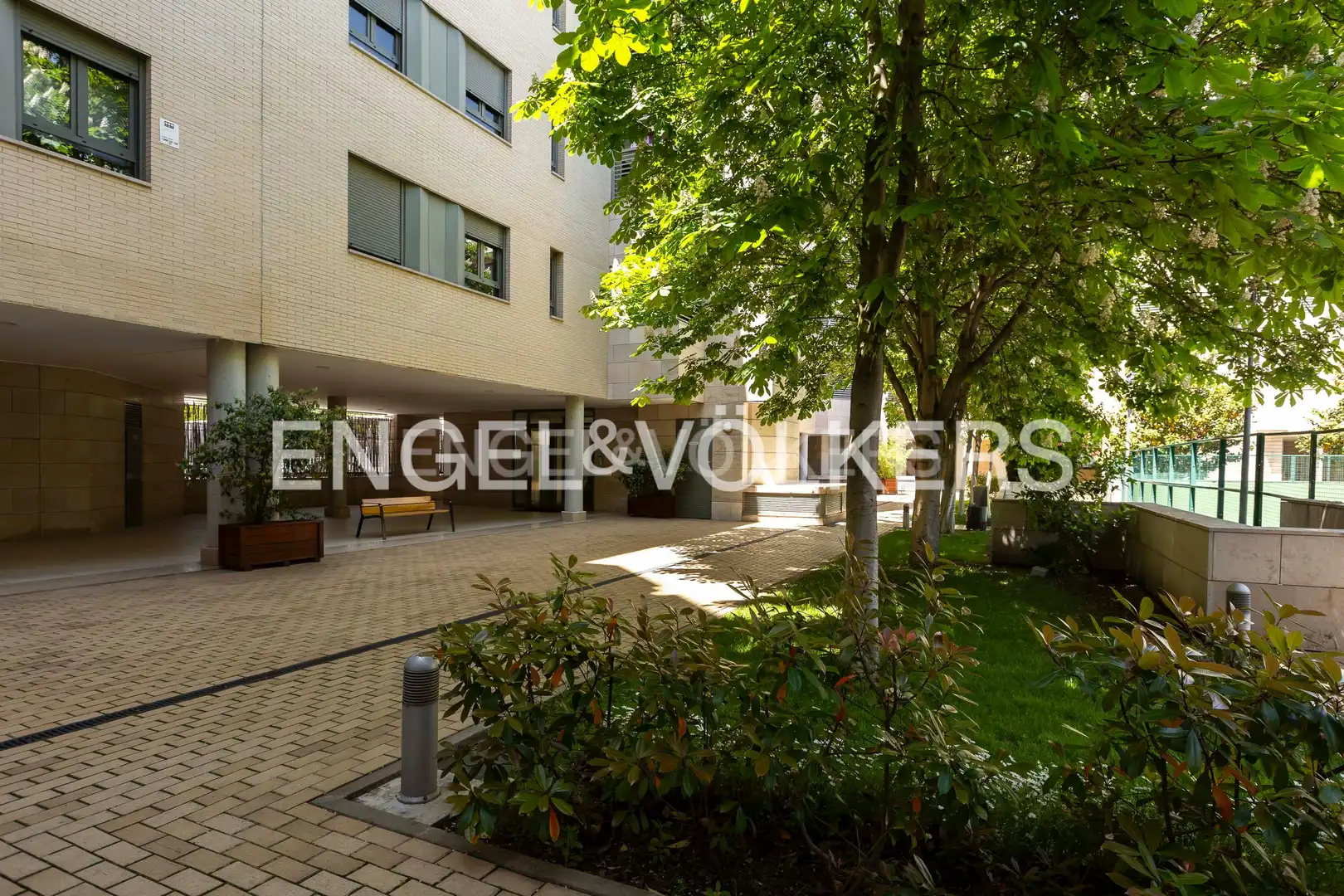 Exterior view of Apartments for sale in Madrid  with Air Conditioner, Heating and Parquet flooring