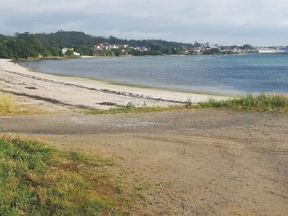 Wohnung zur Miete in Boiro mit Heizung, Privatgarten und Parkett