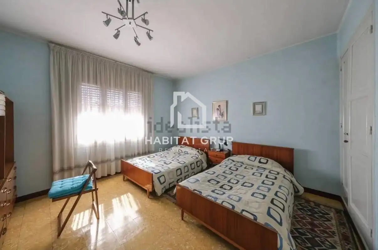 Dormitori de Casa o xalet en venda en Torelló amb Jardí privat i Terrassa