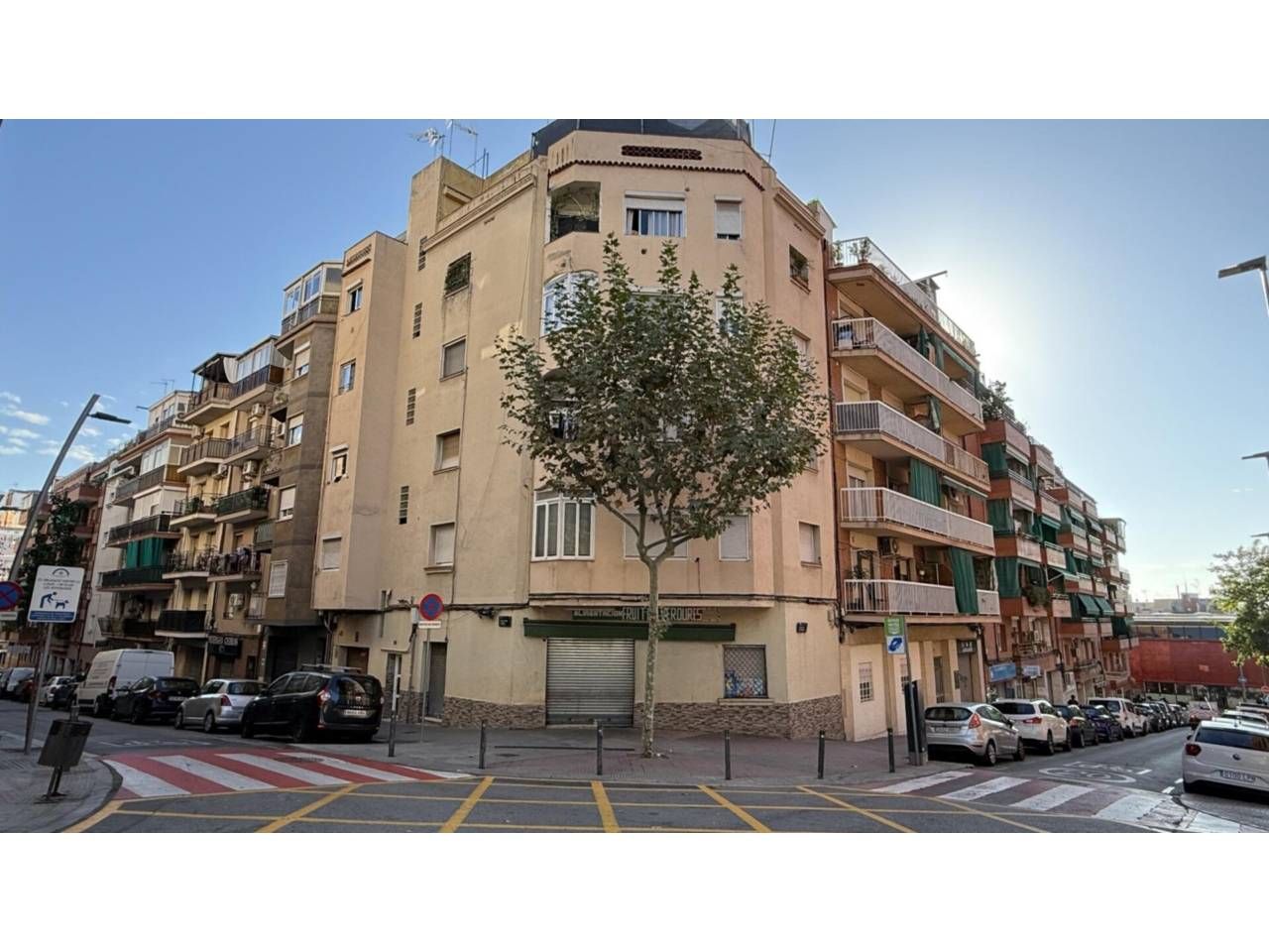 Exterior view of Building for sale in Esplugues de Llobregat