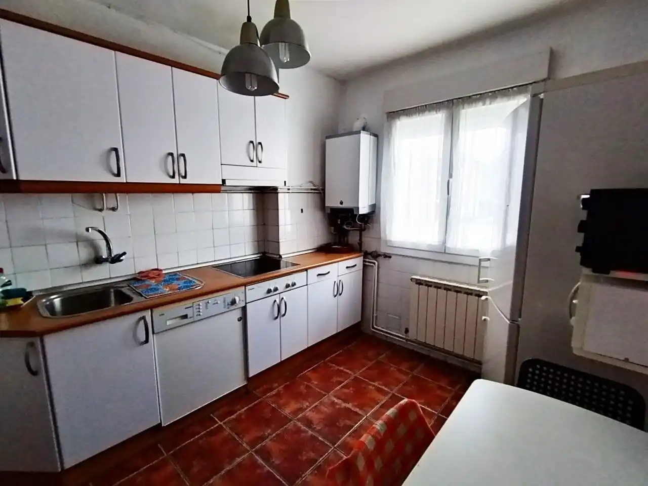 Cocina de Piso en venta en Villarcayo de Merindad de Castilla la Vieja con Calefacción, Amueblado y Horno