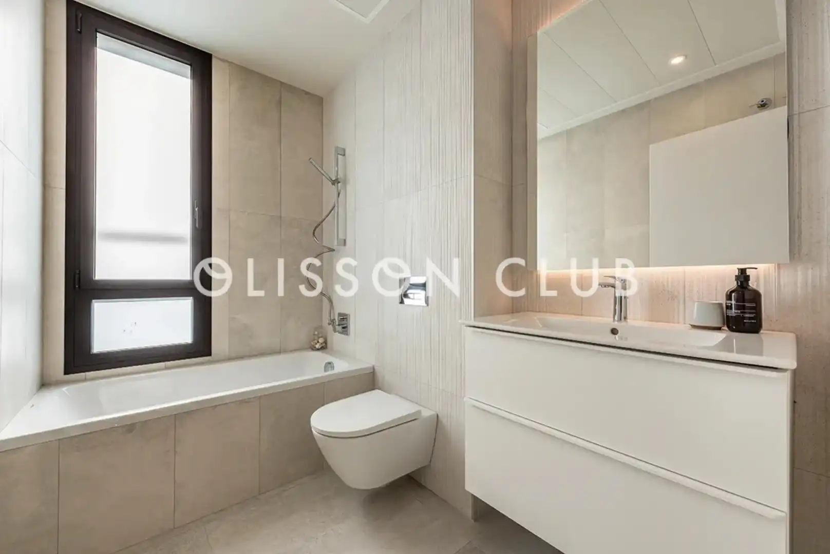 Houses for sale in Avinguda del Pla de Maset, Pla de Maset - Cap de Salou