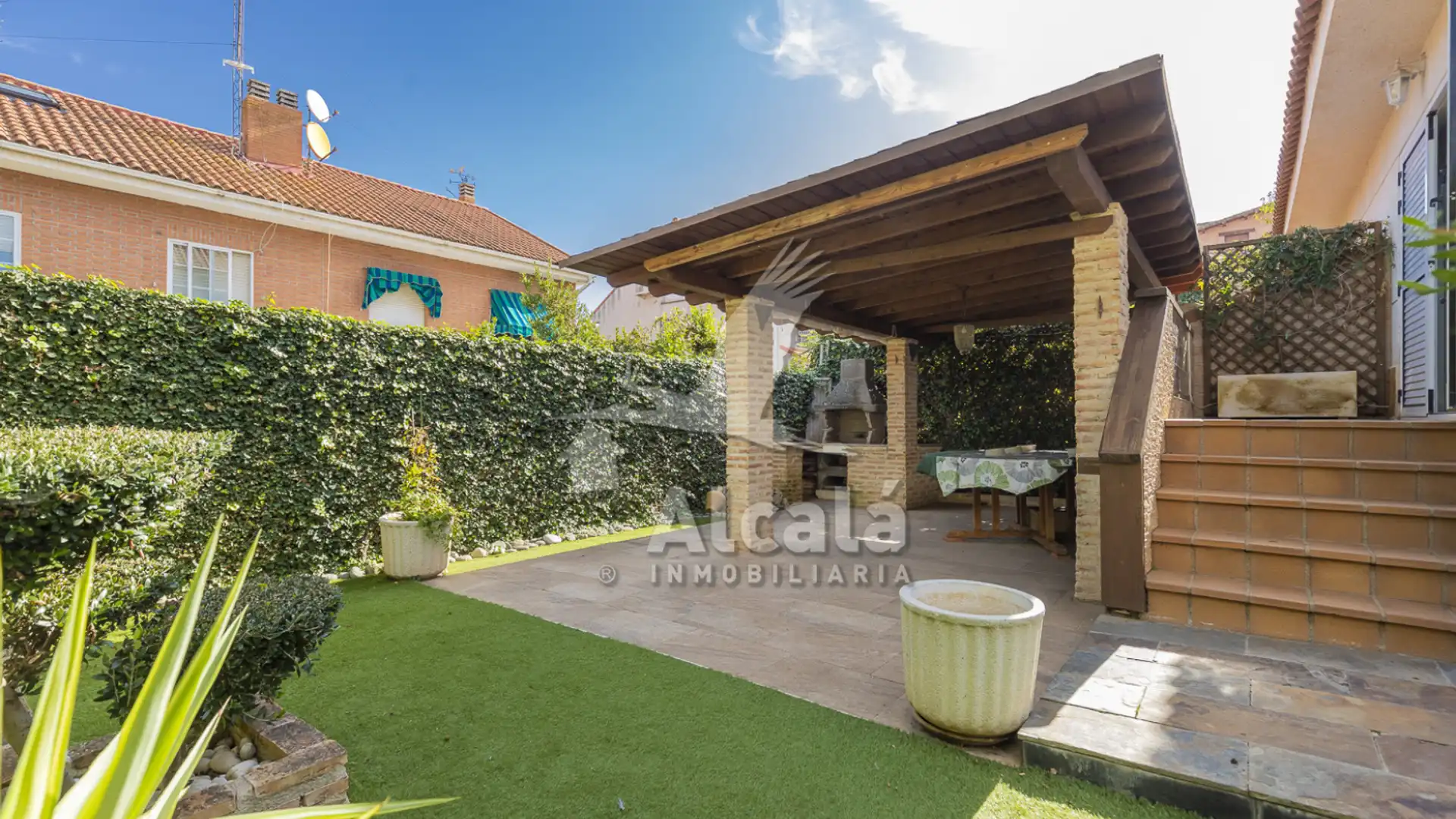 Jardí de Casa o xalet en venda en Loeches amb Calefacció, Jardí privat i Traster