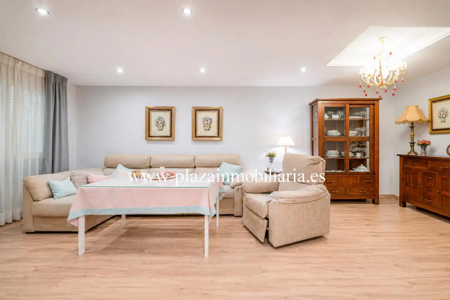 Sala de estar de Casa o chalet en venta en Lucena con Aire acondicionado, Parquet y Terraza