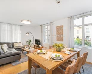 Sala d'estar de Apartament de lloguer en  Barcelona Capital amb Aire condicionat, Calefacció i Parquet