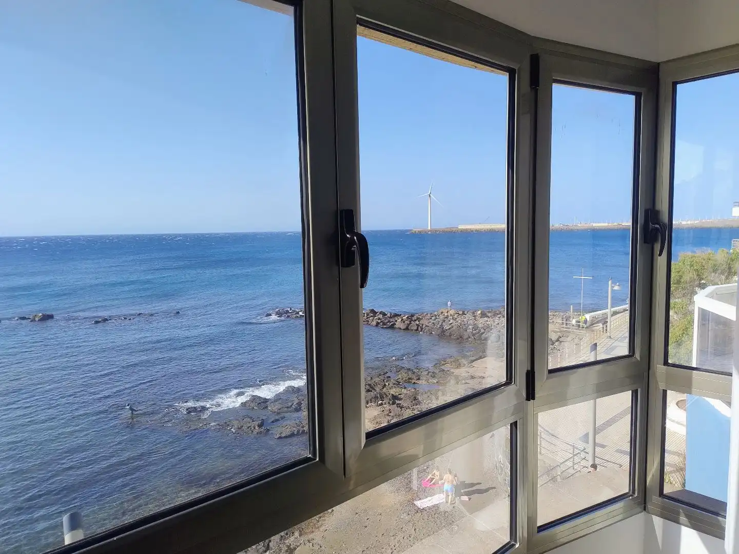 Vista exterior de Àtic de lloguer en Agüimes amb Aire condicionat, Moblat i Rentadora
